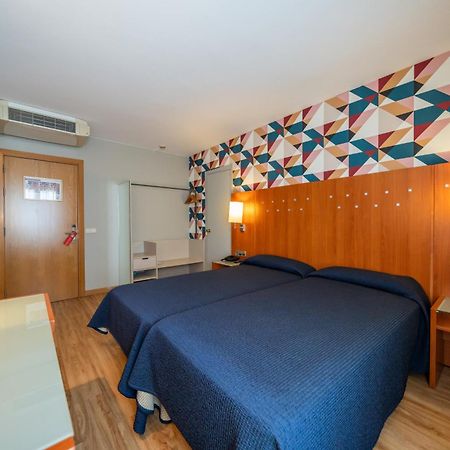 Hotel J. Balmes Vic Dış mekan fotoğraf