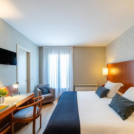 Hotel J. Balmes Vic Dış mekan fotoğraf