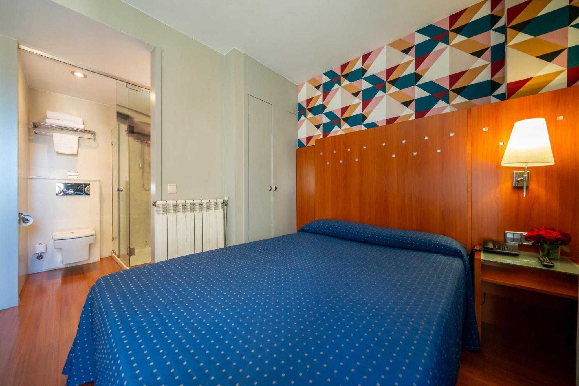 Hotel J. Balmes Vic Dış mekan fotoğraf