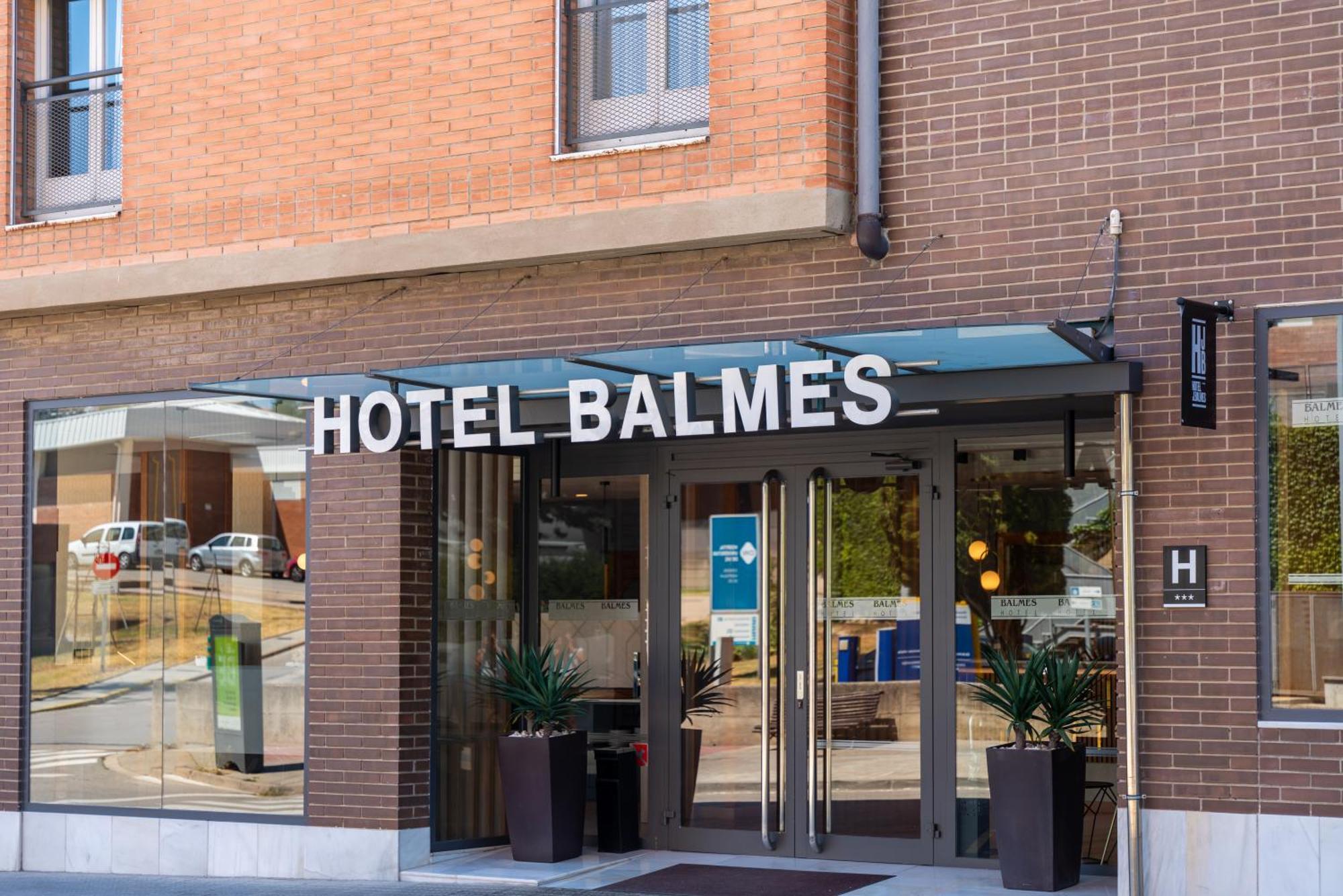 Hotel J. Balmes Vic Dış mekan fotoğraf